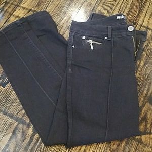 Black skinny jeans FREE When bundled.